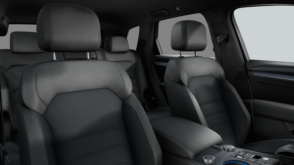 Touareg R-Line V6 TDI acum de la: 78.240 € (TVA inclus)