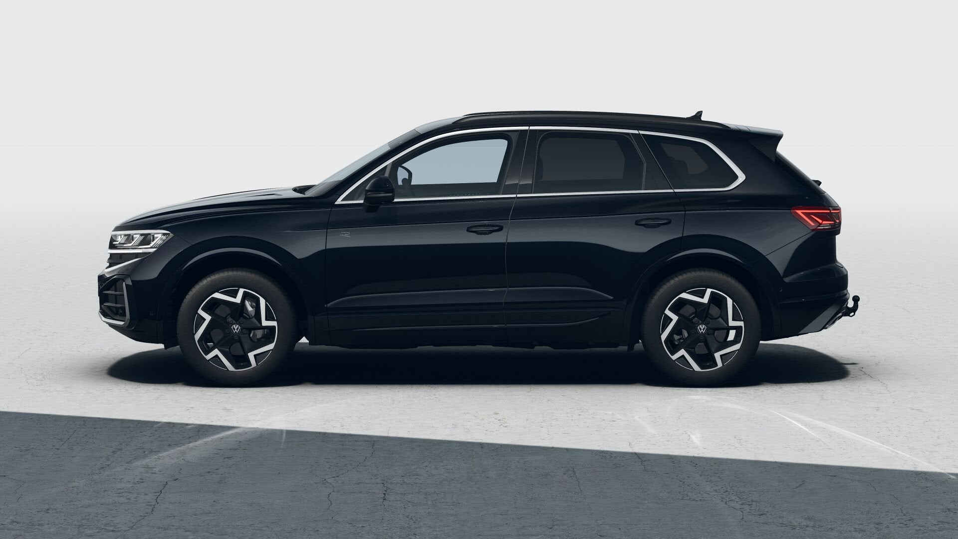 Touareg R-Line V6 TDI acum de la: 78.240 € (TVA inclus)